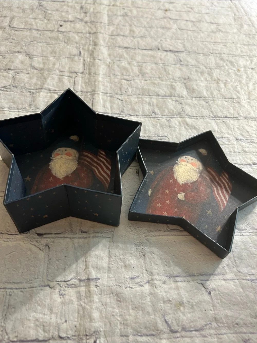 THE LINDY BOWMAN COMPANY STAR SHAPED CARDBOARD DECORATIVE FOLK ART STORAGE BOX